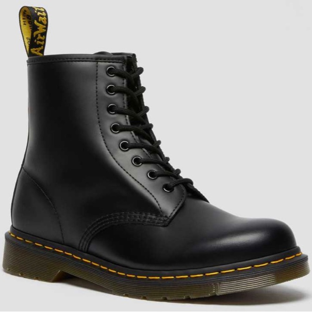 Dr Martens smooth leather women’s size 10 boot